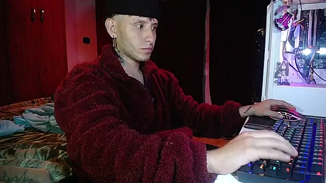 Snapshot of esjrobles chatting on March 18, 4:58 am esjrobles online show from March 18, 4:58 am