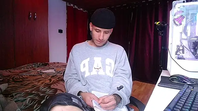 Snapshot of esjrobles chatting on March 19, 10:31 pm esjrobles online show from March 19, 10:31 pm