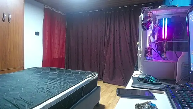 Snapshot of esjrobles chatting on March 21, 3:12 am esjrobles online show from March 21, 3:12 am