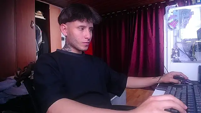 Snapshot of esjrobles chatting on March 21, 10:06 pm esjrobles online show from March 21, 10:06 pm