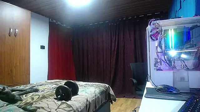 Snapshot of esjrobles chatting on March 22, 1:11 am esjrobles online show from March 22, 1:11 am