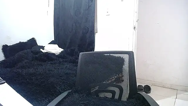 Snapshot of esjrobles chatting on September 8, 4:28 pm esjrobles online show from September 8, 4:28 pm