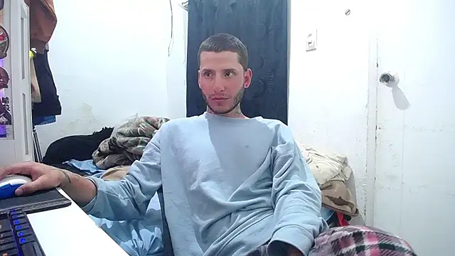 Snapshot of esjrobles chatting on September 27, 5:18 pm esjrobles online show from September 27, 5:18 pm