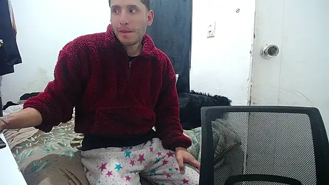 Snapshot of esjrobles chatting on October 16, 7:26 pm esjrobles online show from October 16, 7:26 pm