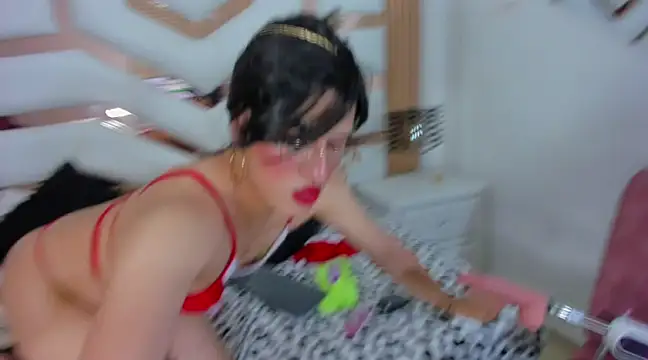 Snapshot of Raven_Whisper chatting on December 23, 11:28 pm Raven Whisper online show from December 23, 11:28 pm