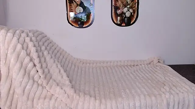 bellaa love  online show from April 15, 12:17 am