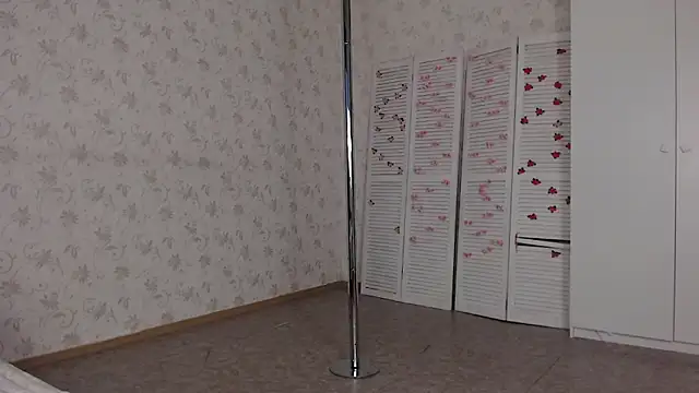Snapshot of bellaa_love_ chatting on June 14, 2:24 am bellaa love online show from June 14, 2:24 am