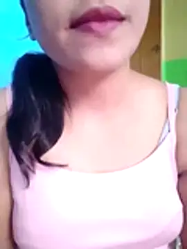 Snapshot of Anki-doll chatting on July 4, 5:35 am Anki-doll online show from July 4, 5:35 am