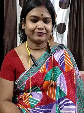 yoursweety09 online show from May 8, 2:06 am