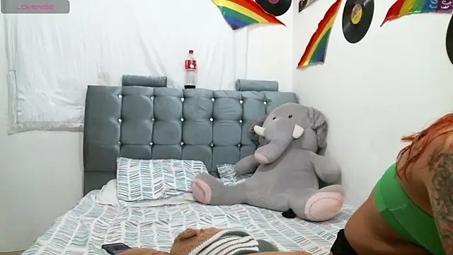 pamelaykamila online show from November 14, 5:28 am