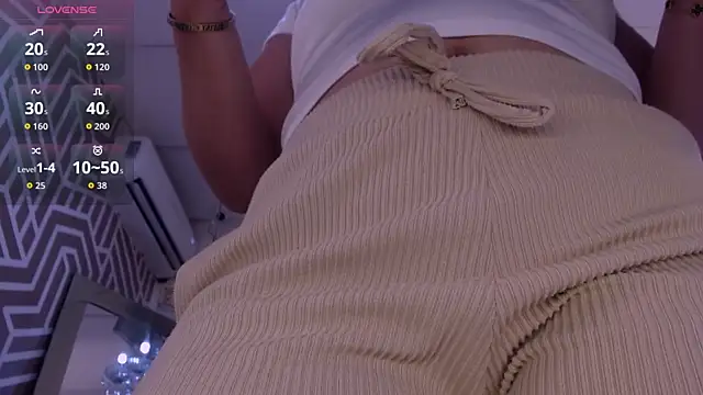 SashaDurante online show from April 16, 12:28 pm