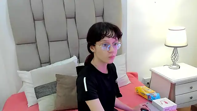 Snapshot of Nastya_Fantasy chatting on December 28, 7:33 pm Nastya Fantasy online show from December 28, 7:33 pm