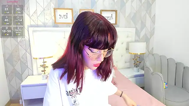 Snapshot of Nastya_Fantasy chatting on February 4, 7:11 pm Nastya Fantasy online show from February 4, 7:11 pm