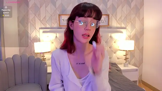 Snapshot of Nastya_Fantasy chatting on February 20, 7:19 pm Nastya Fantasy online show from February 20, 7:19 pm