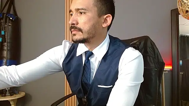 Snapshot of Reiko_85_ chatting on May 7, 7:41 pm Reiko 85 online show from May 7, 7:41 pm