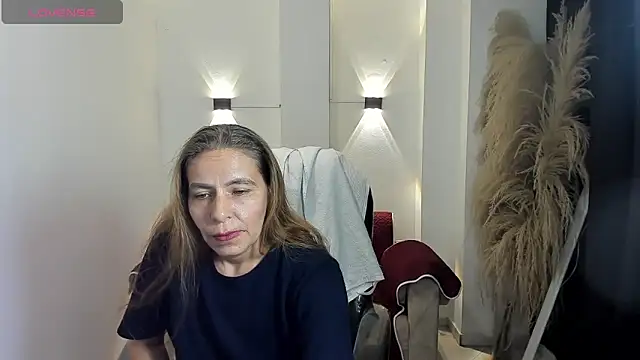 Snapshot of Milf_karlye chatting on June 19, 2:49 am Milf karlye online show from June 19, 2:49 am