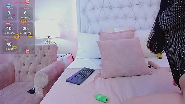 Snapshot of MonserratPeters chatting on January 16, 11:06 pm MonserratPeters online show from January 16, 11:06 pm