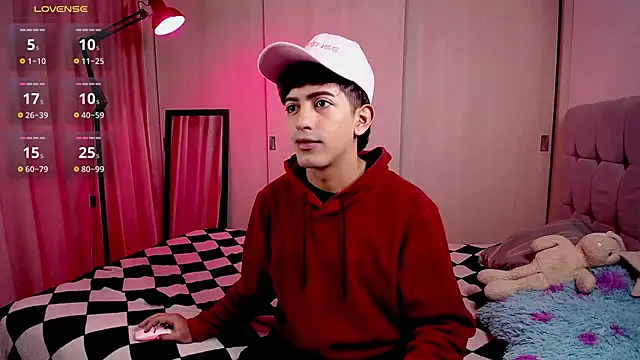 Snapshot of teobowny_ chatting on January 3, 1:36 pm teobowny online show from January 3, 1:36 pm