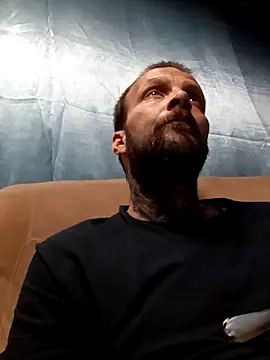 Whipit323 online show from April 19, 2:33 am