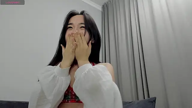 aenie online show from December 25, 2:56 pm