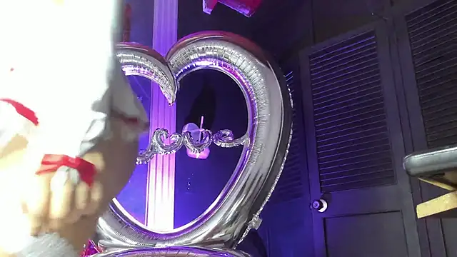 haileycat online show from February 14, 3:03 am