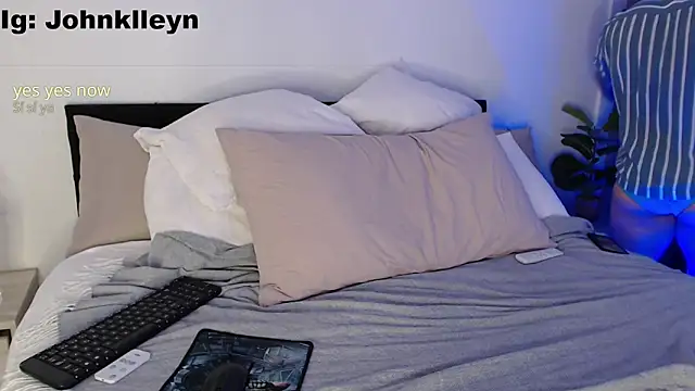 jonhklleyn online show from March 27, 5:23 pm