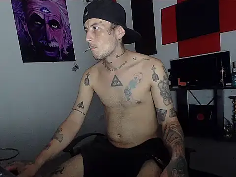 Snapshot of patrik_tattoo_ chatting on April 22, 4:37 am patrik tattoo online show from April 22, 4:37 am