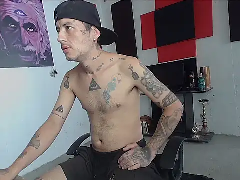 Snapshot of patrik_tattoo_ chatting on April 29, 4:33 pm patrik tattoo online show from April 29, 4:33 pm