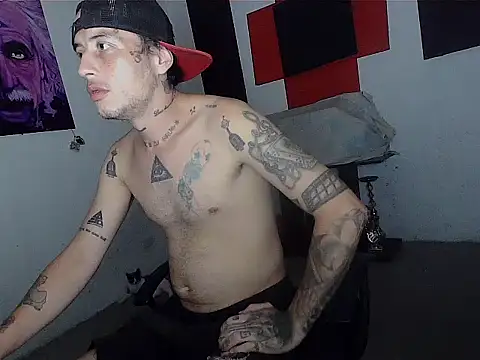 Snapshot of patrik_tattoo_ chatting on May 22, 4:52 am patrik tattoo online show from May 22, 4:52 am