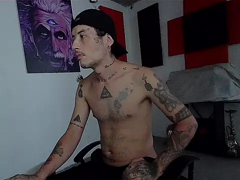 Snapshot of patrik_tattoo_ chatting on May 25, 10:38 pm patrik tattoo online show from May 25, 10:38 pm