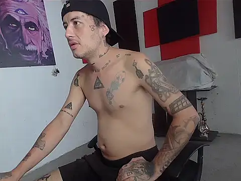 Snapshot of patrik_tattoo_ chatting on May 27, 5:10 pm patrik tattoo online show from May 27, 5:10 pm
