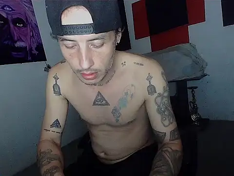 Snapshot of patrik_tattoo_ chatting on May 30, 7:16 am patrik tattoo online show from May 30, 7:16 am