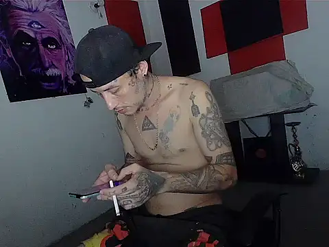 Snapshot of patrik_tattoo_ chatting on June 2, 1:29 am patrik tattoo online show from June 2, 1:29 am