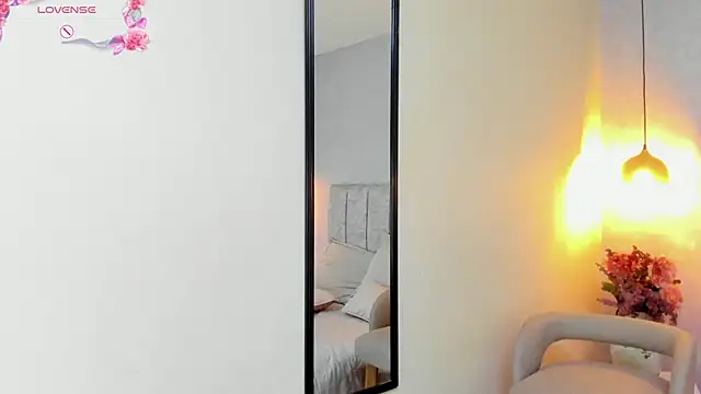 tutu milf online show from February 20, 7:14 pm