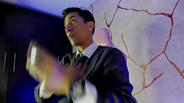 Snapshot of EdwardVlad chatting on December 3, 7:11 pm EdwardVlad online show from December 3, 7:11 pm