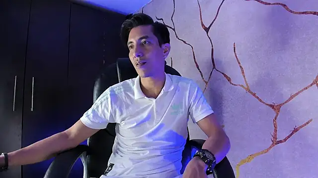 Snapshot of EdwardVlad chatting on December 5, 10:34 pm EdwardVlad online show from December 5, 10:34 pm