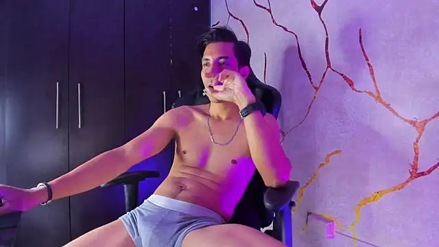 Snapshot of EdwardVlad chatting on December 14, 10:18 pm EdwardVlad online show from December 14, 10:18 pm