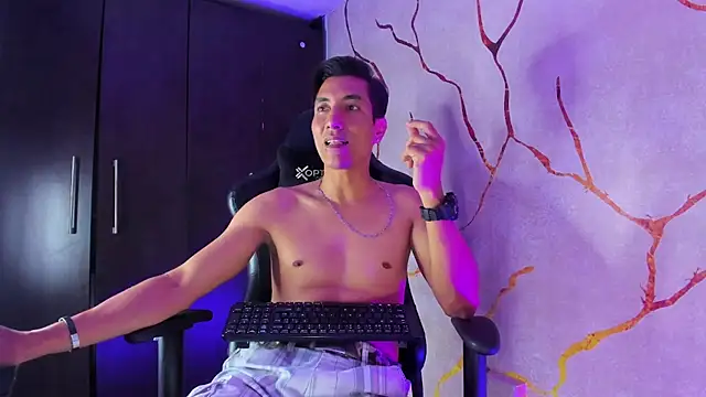 Snapshot of EdwardVlad chatting on December 16, 10:13 pm EdwardVlad online show from December 16, 10:13 pm