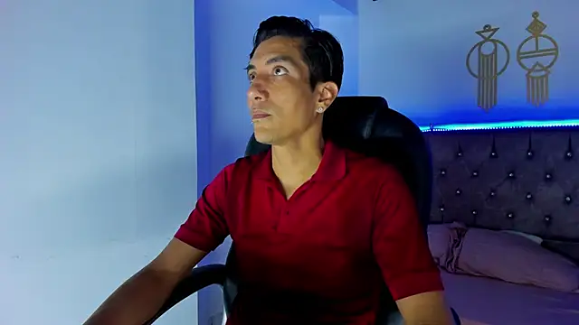 Snapshot of EdwardVlad chatting on December 20, 7:28 pm EdwardVlad online show from December 20, 7:28 pm