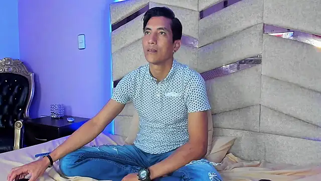 Snapshot of EdwardVlad chatting on December 28, 10:44 pm EdwardVlad online show from December 28, 10:44 pm