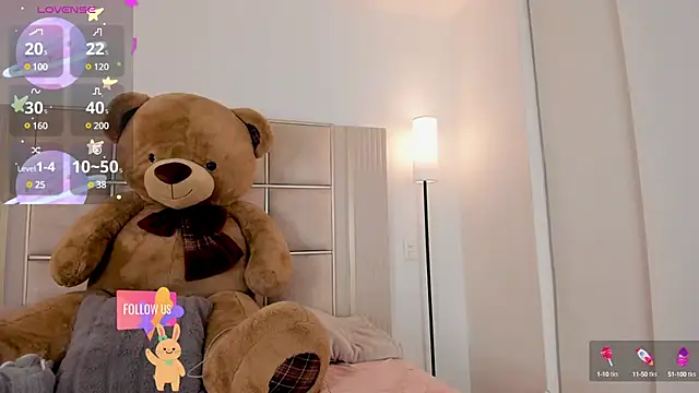 Snapshot of saraamiller_ chatting on March 1, 4:37 am saraamiller online show from March 1, 4:37 am