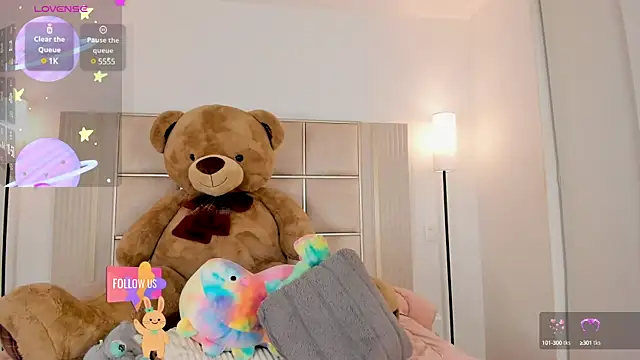 Snapshot of saraamiller_ chatting on March 5, 5:29 am saraamiller online show from March 5, 5:29 am