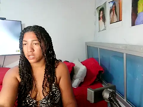 Snapshot of bellacrespalatina chatting on August 3, 7:28 pm bellacrespalatina online show from August 3, 7:28 pm