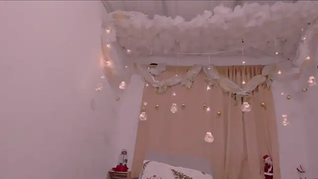 Snapshot of Lauu_G chatting on December 29, 3:11 am Lauu G online show from December 29, 3:11 am