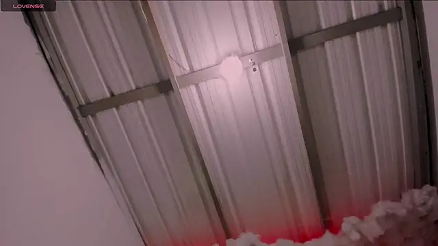 Snapshot of Lauu_G chatting on March 18, 11:09 pm Lauu G online show from March 18, 11:09 pm