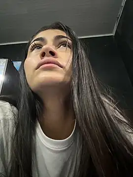 emilie xx  online show from September 20, 1:01 pm