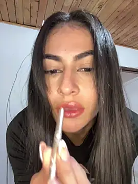 emilie xx  online show from October 12, 10:31 pm