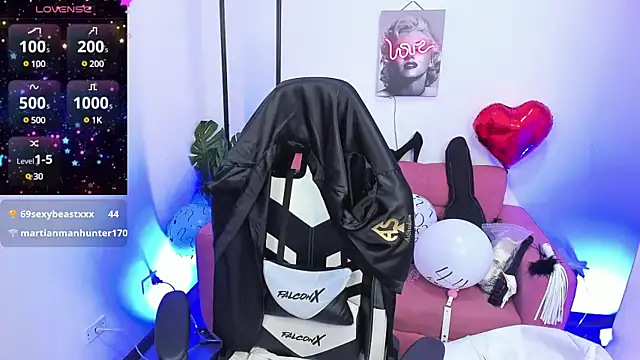 Snapshot of blackberrys_ chatting on February 17, 11:55 am blackberrys  online show from February 17, 11:55 am