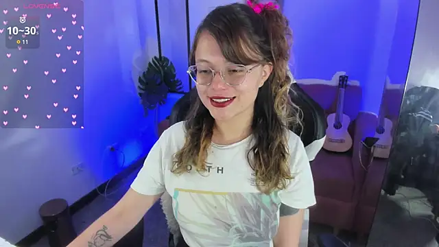 Snapshot of blackberrys_ chatting on October 13, 1:44 pm blackberrys  online show from October 13, 1:44 pm