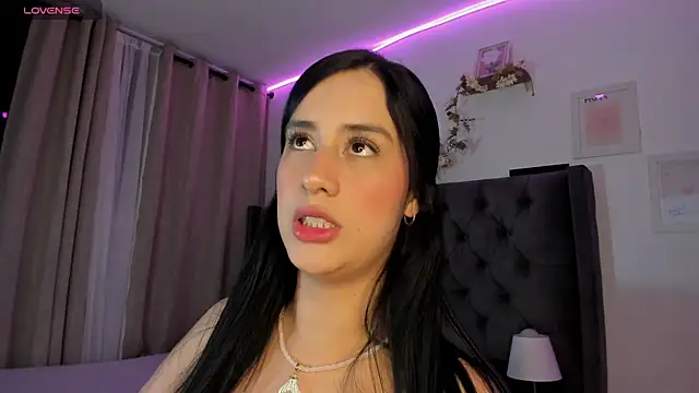 Snapshot of Amiirra_ chatting on May 16, 3:14 am Amiirra online show from May 16, 3:14 am